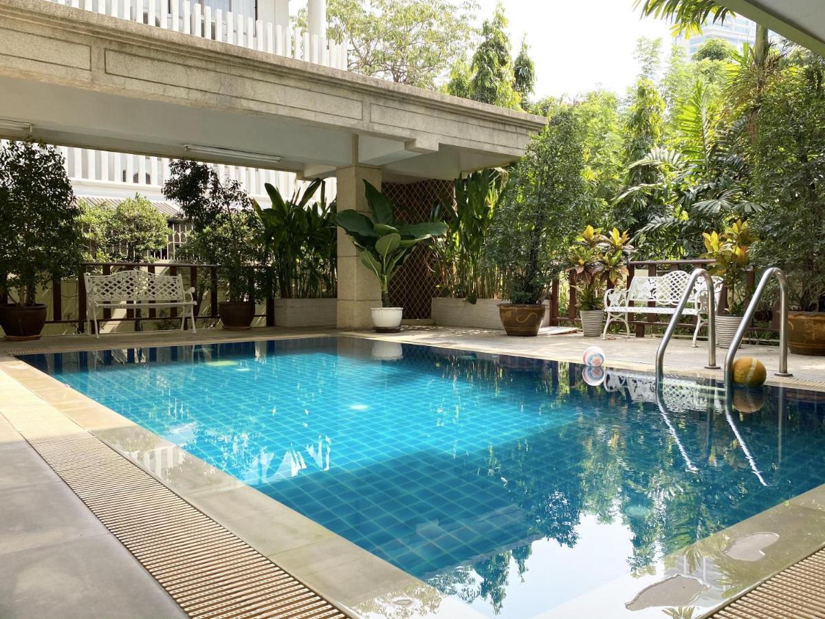 14 Place Sukhumvit Suites Bangkok Eksteriør billede